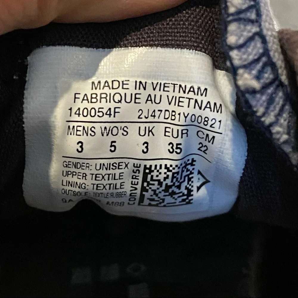 CONVERSE Navy Shoes Size 5